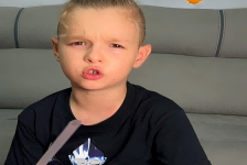 悬浮吸管：纸张边缘的平衡术